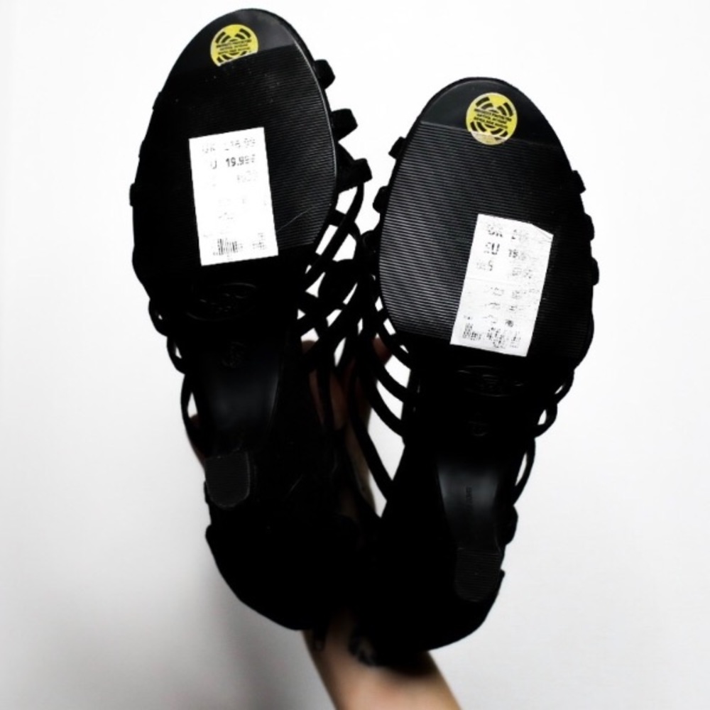 Gothic Black Harness Cage Heels Sandals New - Picture 6 of 8